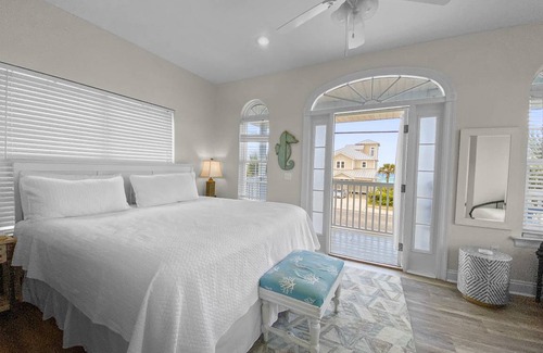 Lullwater Beach House | 144 m² House ∙ 2 bedrooms ∙ 8 guests