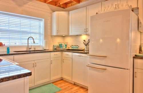 Laguna Beach Estates House | $145/night thru October 25-29~LAGUNA BEACH'S BEST! Across from the Quiet Laguna Beach!