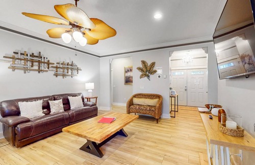 Upper Grand Lagoon House | 162 m² House ∙ 3 bedrooms ∙ 10 guests