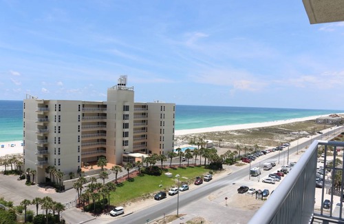Pensacola Beach Condo | 174 m² Condo ∙ 3 bedrooms ∙ 6 guests