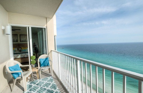 Panama City Beach Condo | 177 m² Condo ∙ 3 bedrooms ∙ 10 guests