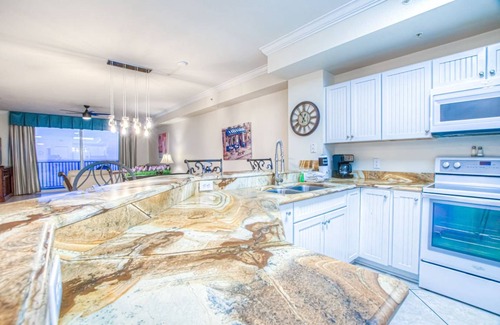 Panama City Beach Condo | 177 m² Condo ∙ 3 bedrooms ∙ 10 guests
