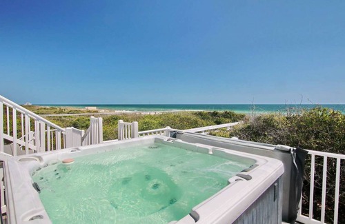 Treasure Beach Village House | 187 m² House ∙ 3 bedrooms ∙ 8 guests