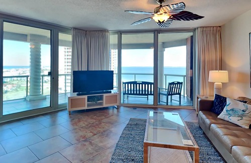Pensacola Beach Condo | 189 m² Condo ∙ 3 bedrooms ∙ 8 guests
