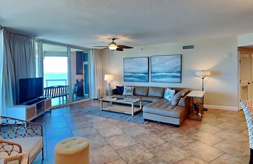 Pensacola Beach Condo | 189 m² Condo ∙ 3 bedrooms ∙ 8 guests
