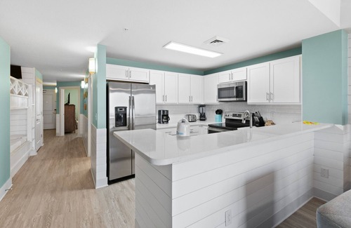 Panama City Beach Condo | 18th-floor condo with water views, pool, hot tub & private beach access