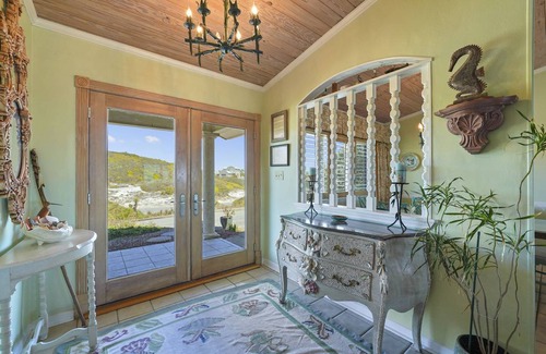 Four Mile Village House | 193 m² House ∙ 3 bedrooms ∙ 8 guests
