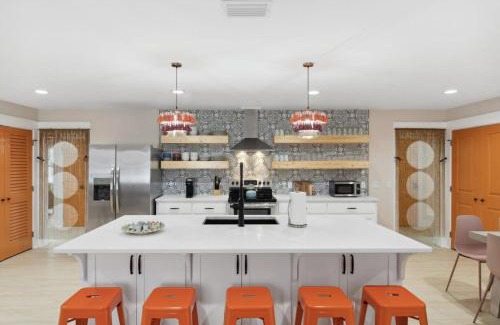 Laguna Beach Estates House | 1Min walk to Beach 9 Bedroom GameRoom, Pets, Sleeps 20