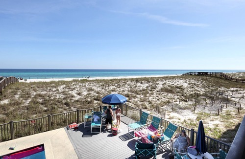 Navarre Beach Condo | 1st Floor Exquisite Gulf-Front Condo In Navarre Beach W/Shared Pool