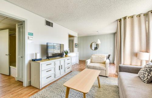 Holiday Isle Apartment | 2 Mi to HarborWalk Village Cozy Condo with Balcony