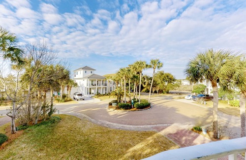 Fort Walton Beach - Destin House | 2-Story Family-Friendly Home w/Gas Grill, Shared Hot Tub, Pool, Sauna, & Tennis