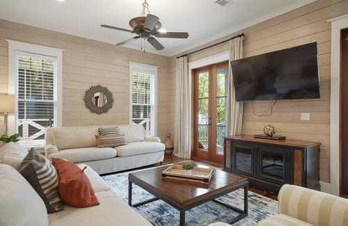 Watercolor House | 204 m² House ∙ 3 bedrooms ∙ 10 guests