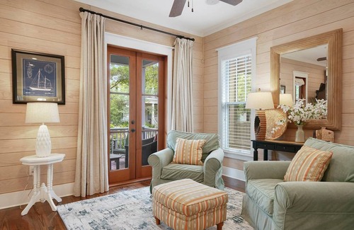 Watercolor House | 204 m² House ∙ 3 bedrooms ∙ 10 guests