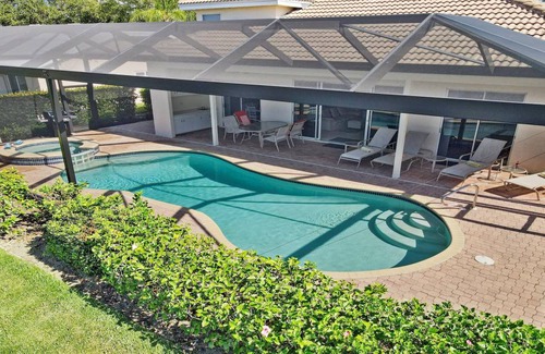 Crown Pointe Villa | 220 m² Villa ∙ 4 bedrooms ∙ 8 guests