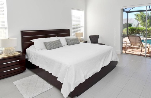 Crown Pointe Villa | 220 m² Villa ∙ 4 bedrooms ∙ 8 guests