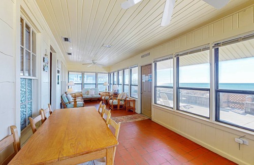 Bahama Beach House | 221 m² House ∙ 5 bedrooms ∙ 15 guests