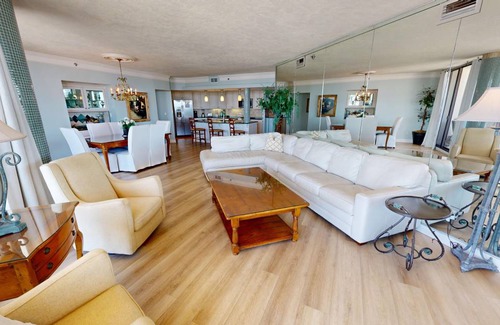 Holiday Isle Condo | 223 m² Condo ∙ 3 bedrooms ∙ 8 guests