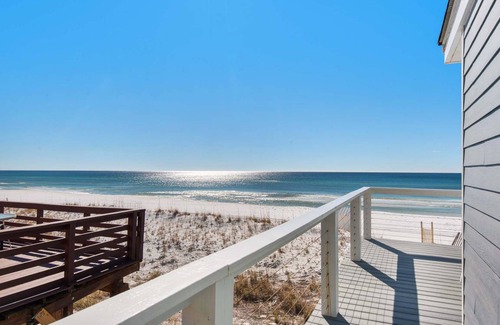 Crystal Beach House | 223 m² House ∙ 5 bedrooms ∙ 14 guests