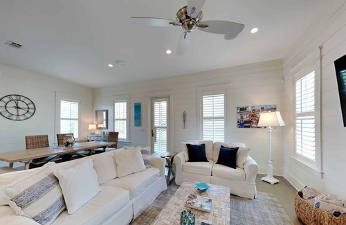 Lakeside at Blue Mountain Beach House | 231 m² House ∙ 4 bedrooms ∙ 10 guests