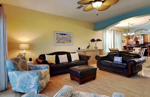 Sunset Pass House | 248 m² House ∙ 5 bedrooms ∙ 12 guests