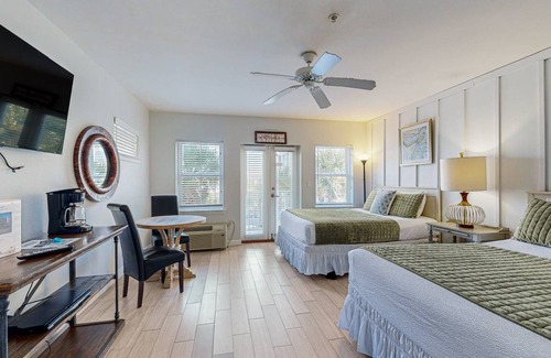 Gulf Place Hotel | 258 m² Hotel ∙ 4 guests