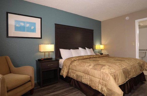 Panama City Beach Hotel | 26 m² Motel ∙ 127 guests