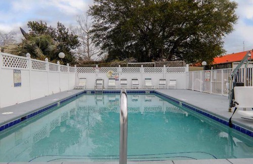 Panama City Beach Hotel | 26 m² Motel ∙ 127 guests