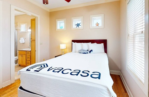Crescent Beach House | 261 m² House ∙ 4 bedrooms ∙ 14 guests