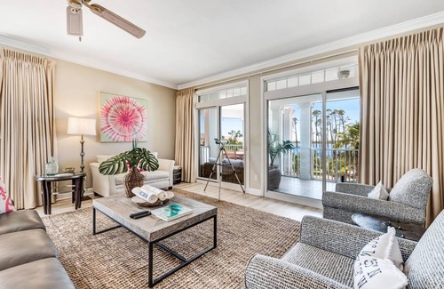 Upper Grand Lagoon Condo | 267 m² Condo ∙ 4 bedrooms ∙ 8 guests