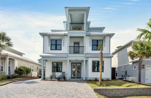 Miramar Beach House | 300 m² House ∙ 7 bedrooms ∙ 16 guests