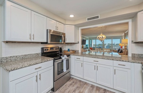 Holiday Isle Condo | 3042 Shoreline Towers Beautiful Beach View