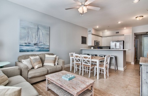 Santa Rosa Beach Condo | 30A Getaway~Spacious 4 Bed/3 Bath Condo with Pool/Fitness!~Walk to Beach!