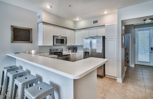Santa Rosa Beach Condo | 30A Getaway~Spacious 4 Bed/3 Bath Condo with Pool/Fitness!~Walk to Beach!