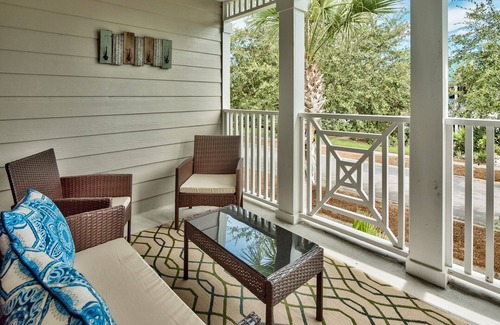 Santa Rosa Beach Condo | 30A Getaway~Spacious 4 Bed/3 Bath Condo with Pool/Fitness!~Walk to Beach!
