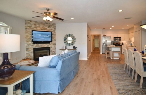 Seacrest Beach Condo | 30A Retreat | Pool View & Ready for Your September Getaway