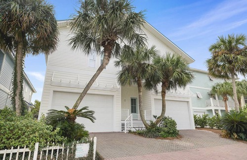 Crystal Shores House | 316 m² House ∙ 5 bedrooms ∙ 12 guests