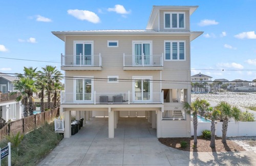 Pensacola House | 325 m² House ∙ 6 bedrooms ∙ 22 guests