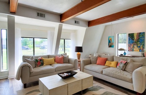 Navarre House | 335 m² House ∙ 4 bedrooms ∙ 16 guests