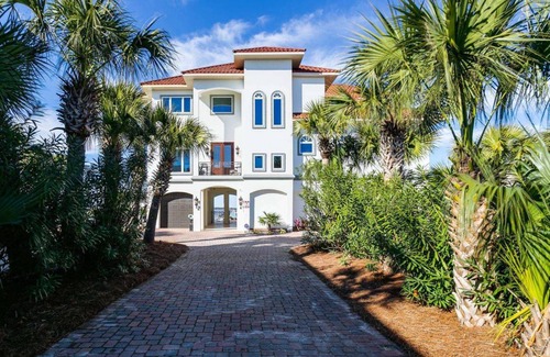 Villa Primera House | 364 m² House ∙ 4 bedrooms ∙ 16 guests