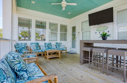 Crystal Beach House | 388 m² House ∙ 8 bedrooms ∙ 20 guests