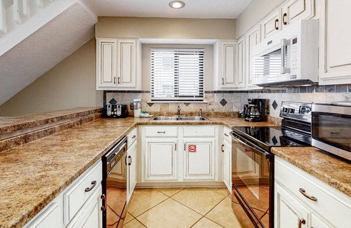 Crystal Beach Condo | 3rd Floor Condo Amenities, Beach Access, Beach Equipment Included