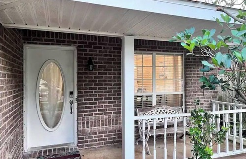 Navarre House | 4 bedroom house with large backyard close to Navarre Beach!