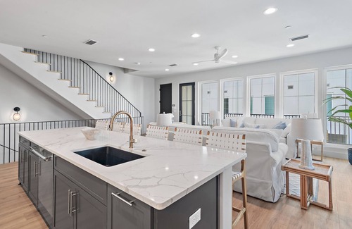 Laguna Beach House | 4 Br Tn Home! | Elevator | Heated Community Pool | 2Min Walk To The Beach!