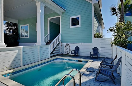 Crescent Beach House | 418 m² House ∙ 5 bedrooms ∙ 16 guests