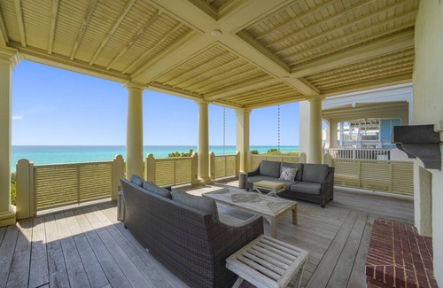Seaside House | 495 m² House ∙ 7 bedrooms ∙ 24 guests