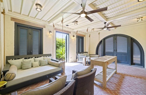 Seaside House | 495 m² House ∙ 7 bedrooms ∙ 24 guests