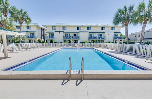 Miramar Beach Condo | 60 m² Condo ∙ 1 bedroom ∙ 4 guests