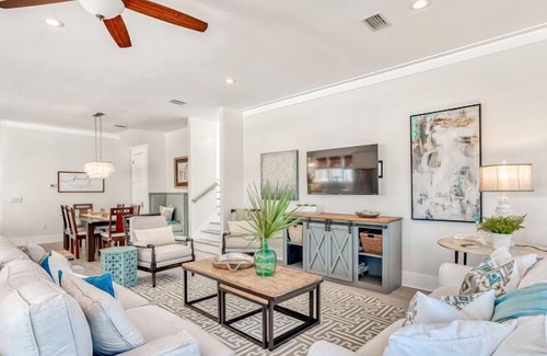 Village of Sugar Beach House | 600+ FREE Activities / Sand Dollar Retreat / Huge Screened Porch / Steps to Pool / 4 Bikes