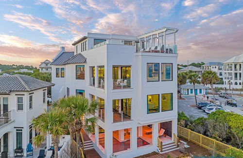 Seawalk Circle House | 614 m² House ∙ 6 bedrooms ∙ 22 guests