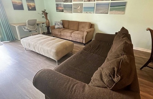 Miramar Beach House | 🏖700 Yards 2 Beach-NEW Flooring-Porch+Balcony-Pool-2BR Summerhouse #7🏖